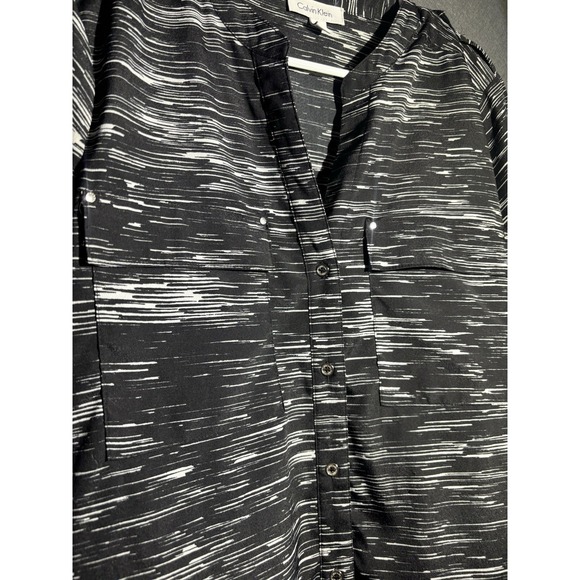 Calvin Klein Women's Blouse M Black White Abstract Print Roll Tab Sleeve - Picture 3 of 16